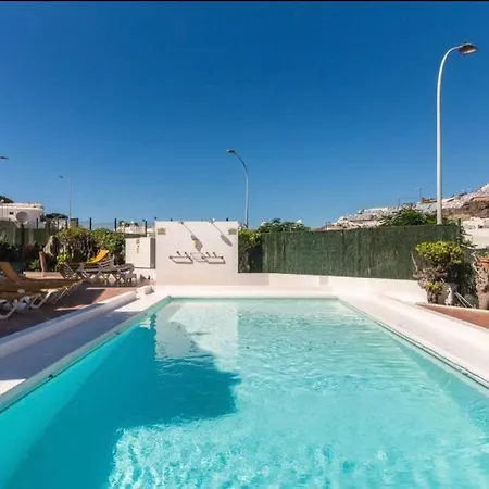 Montana Clara & Pool