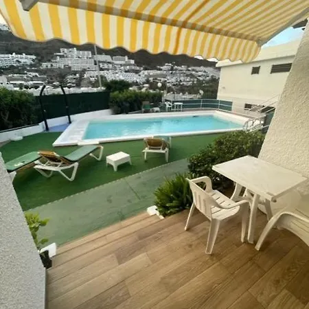 Montana Clara & Pool *